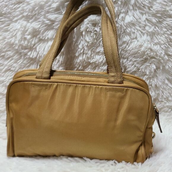 💯 Authentic Prada handbag 🍀 - Picture 3 of 16